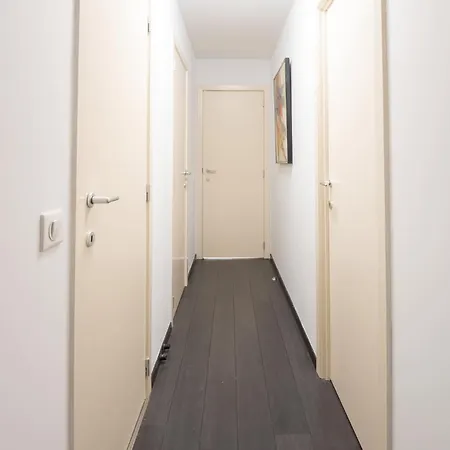 Apartment Perfectly Situated 2br Near The Ostende